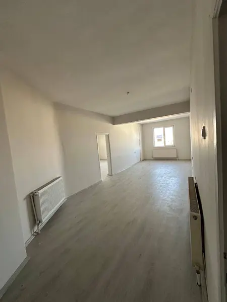 İlan Görseli https://cdn.ilanlar.com/images/l1/l2/{width}/{height}/30006220_1765047785843855783.jpg