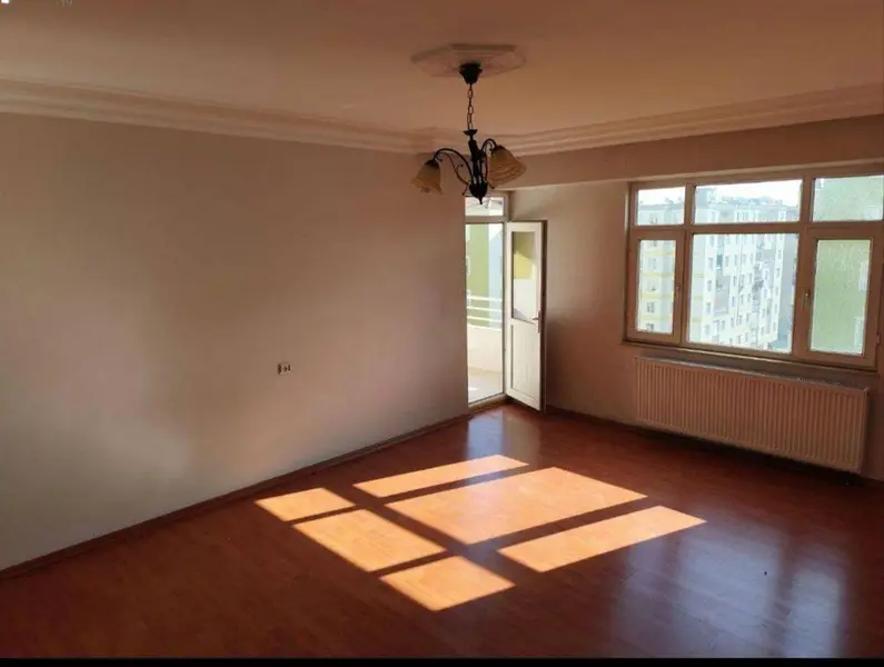 İlan Görseli https://cdn.ilanlar.com/images/l1/l2/{width}/{height}/30006528_1765833027020740855.jpg