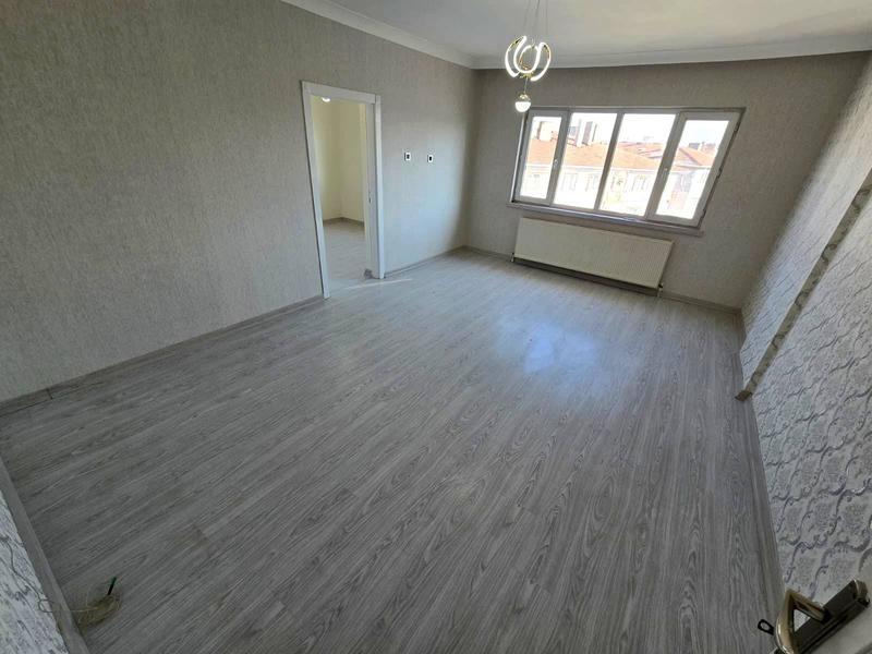 İlan Görseli https://cdn.ilanlar.com/images/l1/l2/{width}/{height}/30007068_1767352541497265482.jpg