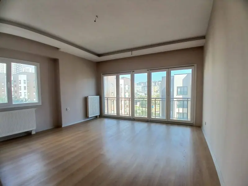 İlan Görseli https://cdn.ilanlar.com/images/l1/l2/{width}/{height}/30007152_1767605478677364515.jpg