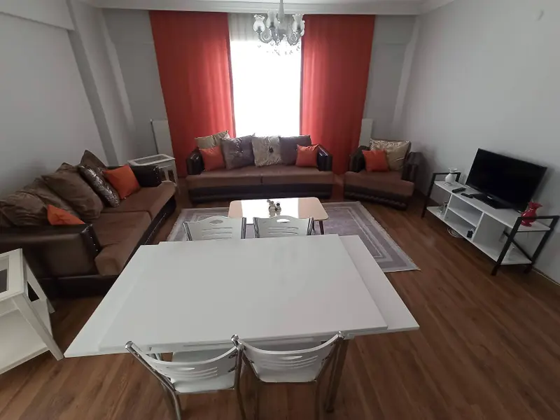 İlan Görseli https://cdn.ilanlar.com/images/l1/l2/{width}/{height}/30007176_1767636458033054921.jpg