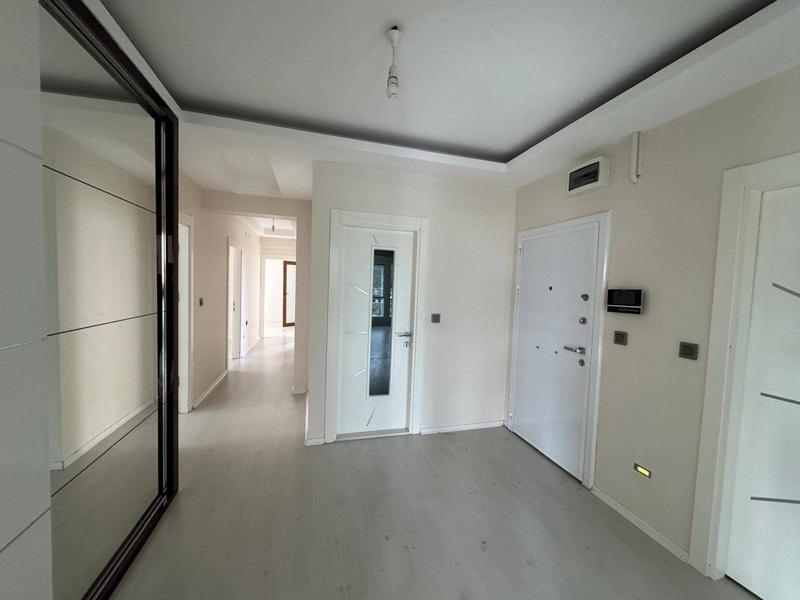 İlan Görseli https://cdn.ilanlar.com/images/l1/l2/{width}/{height}/30007204_1767700280870610752.jpg