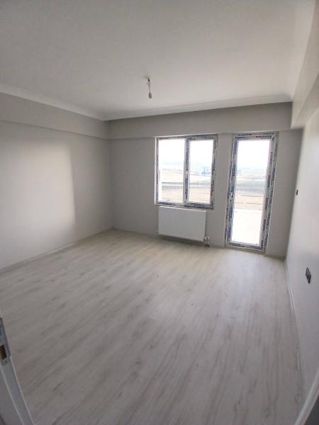 İlan Görseli https://cdn.ilanlar.com/images/l1/l2/{width}/{height}/30007270_1767810953316085428.jpg