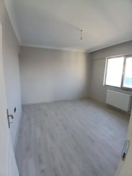 İlan Görseli https://cdn.ilanlar.com/images/l1/l2/{width}/{height}/30007270_1767810953803291905.jpg