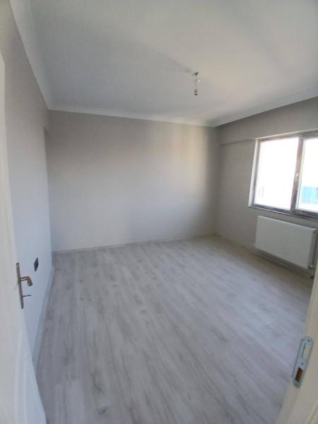 İlan Görseli https://cdn.ilanlar.com/images/l1/l2/{width}/{height}/30007270_1767810953803291905.jpg