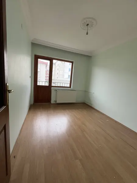 İlan Görseli https://cdn.ilanlar.com/images/l1/l2/{width}/{height}/30007419_1768210381788734375.jpg