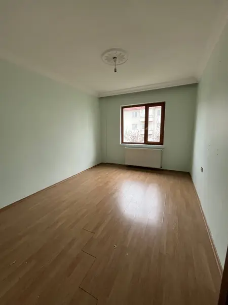 İlan Görseli https://cdn.ilanlar.com/images/l1/l2/{width}/{height}/30007419_1768210384547238474.jpg