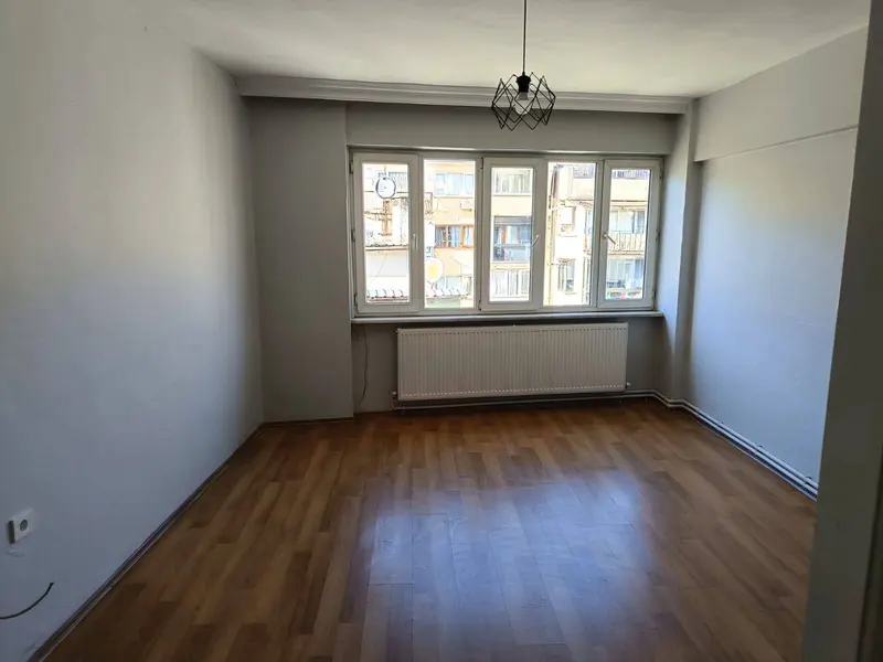 İlan Görseli https://cdn.ilanlar.com/images/l1/l2/{width}/{height}/30007691_1768821448991368595.jpg