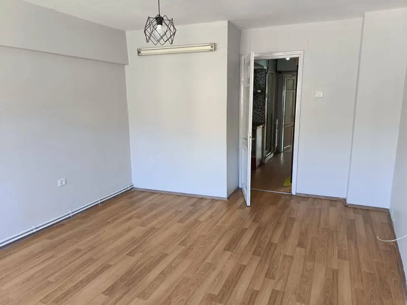 İlan Görseli https://cdn.ilanlar.com/images/l1/l2/{width}/{height}/30007691_1768821452158974673.jpg