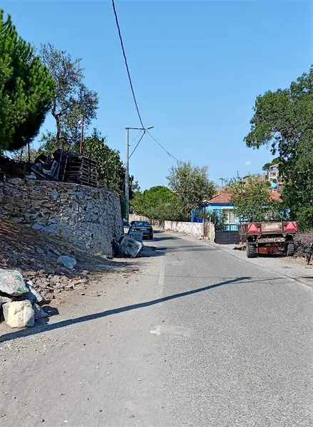 Ayvalık Çamobada Mücavir alan içinde çiftlik arazisi