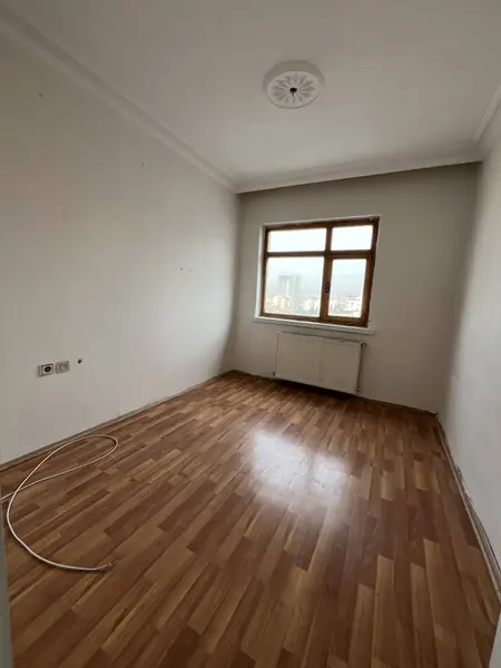 İlan Görseli https://cdn.ilanlar.com/images/l1/l2/{width}/{height}/30007759_1768918852524646416.jpg