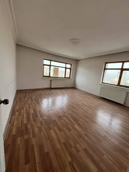 İlan Görseli https://cdn.ilanlar.com/images/l1/l2/{width}/{height}/30007759_1768918854924366569.jpg