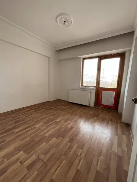 İlan Görseli https://cdn.ilanlar.com/images/l1/l2/{width}/{height}/30007759_1768918858130563846.jpg