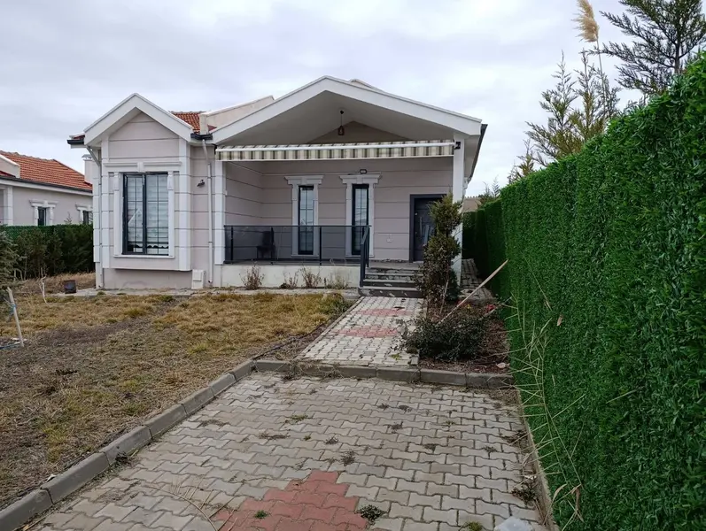 İlan Görseli https://cdn.ilanlar.com/images/l1/l2/{width}/{height}/30008008_1769862952272975363.jpg