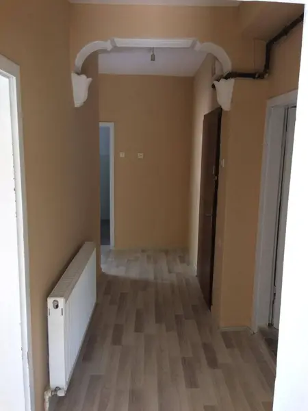 İlan Görseli https://cdn.ilanlar.com/images/l1/l2/{width}/{height}/30008695_1772469736533747913.jpg