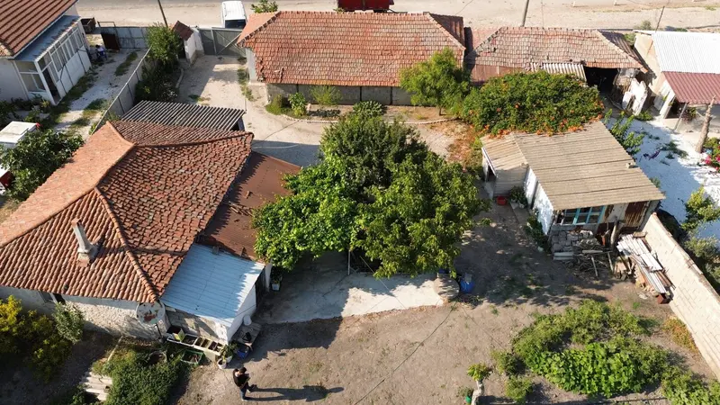 SE&AS EXCLUSIVE: MANYAS'DA 1050 M2 ARAZİ İÇİNDE ÇİFTLİK EVİ!