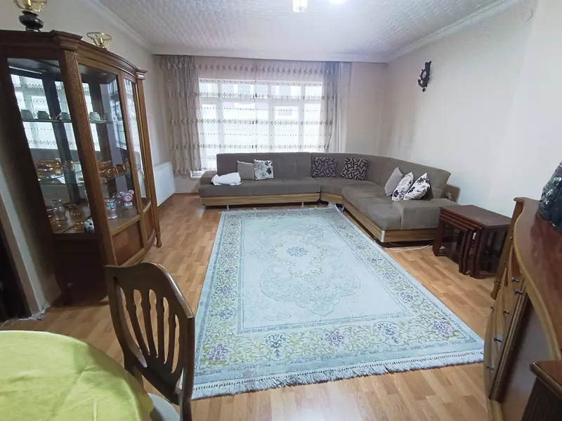 İlan Görseli https://cdn.ilanlar.com/images/l1/l2/{width}/{height}/30010741_1777983144286090507.jpg