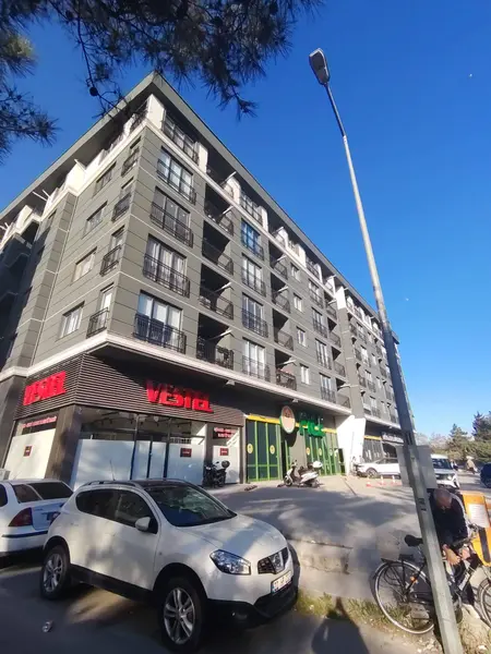 EDİRNE MERKEZ AYŞEKADIN ANA YOLDA 82 M2 SATILIK 1+1 DAİRE