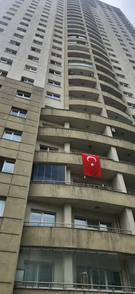ESENYURT CROW TOWERS SİTESİNDE EŞYALI STÜDYO DAİRE