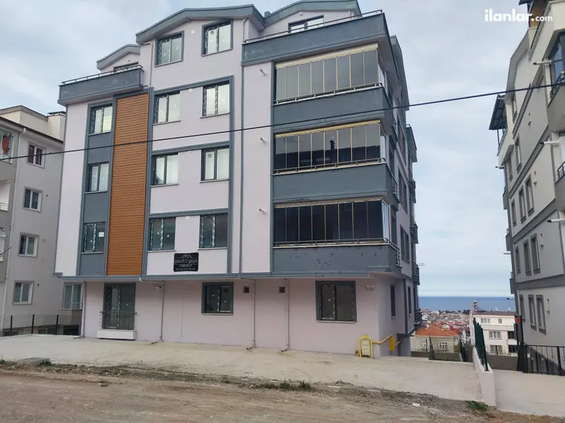 Sinop Gerze Cumhuriyet Mahallesi 2+1 85 m² satılık daire - Fotoğraf 1