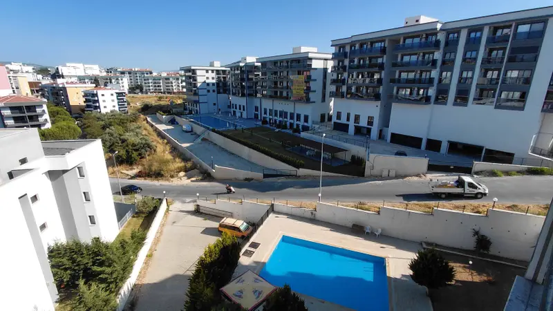 Aydın Kuşadası İkiçeşmelik Mahallesi 3+1 145 m² kiralık ara Kat - Fotoğraf 1