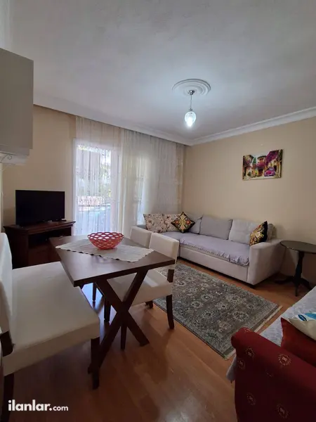 Aydın Kuşadası Davutlar Mahallesi 2+1 85 m² kiralık giriş Katı - Fotoğraf 1
