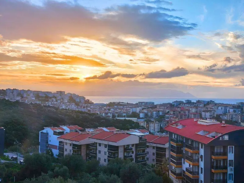 Aydın Kuşadası İkiçeşmelik Mahallesi 4+1 280 m² satılık daire - Fotoğraf 1