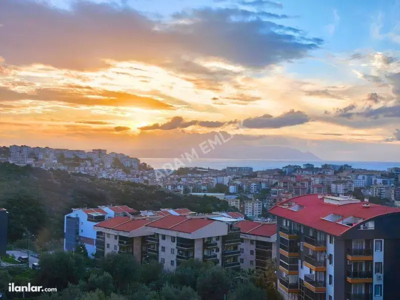 Aydın Kuşadası İkiçeşmelik Mahallesi 4+1 280 m² satılık daire - Fotoğraf 1
