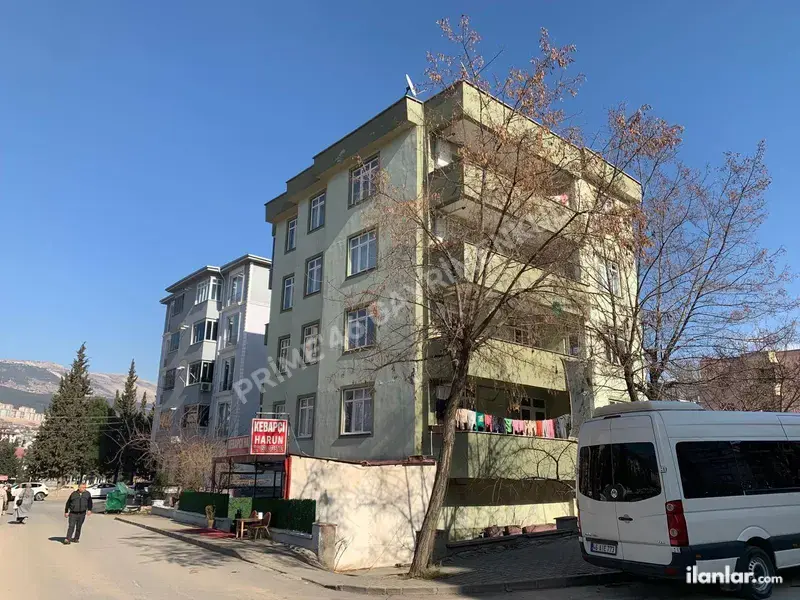 Kahramanmaraş Onikişubat Yunus Emre Mahallesi 4+1 180 m² satılık daire - Fotoğraf 1