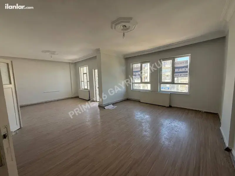 Kahramanmaraş Dulkadiroğlu İsmet Paşa Mahallesi 4+1 180 m² kiralık daire - Fotoğraf 1