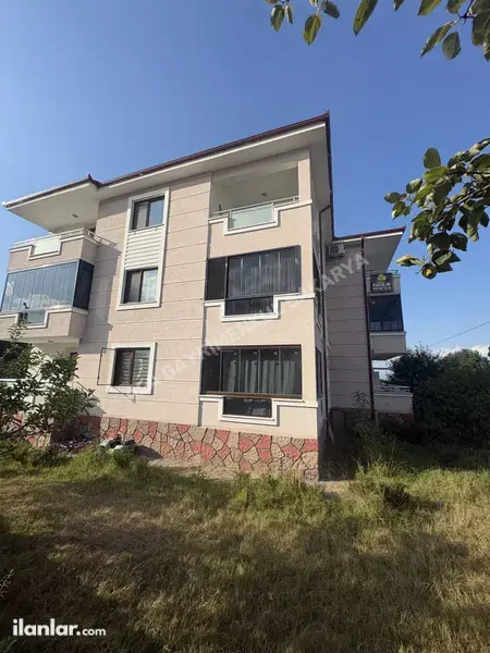 Sakarya Karapürçek Cumhuriyet Mahallesi 3+1 130 m² satılık daire - Fotoğraf 1