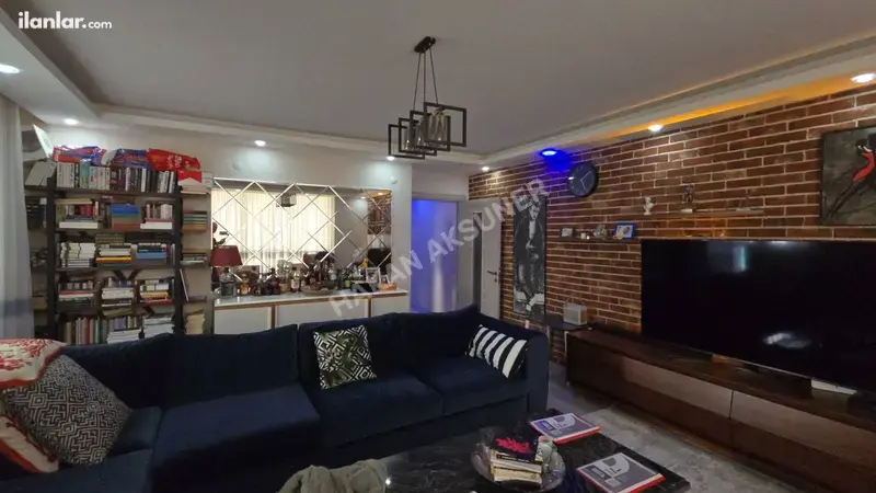 İzmir Bornova Yeşilova Mahallesi 3+1 165 m² satılık daire - Fotoğraf 1