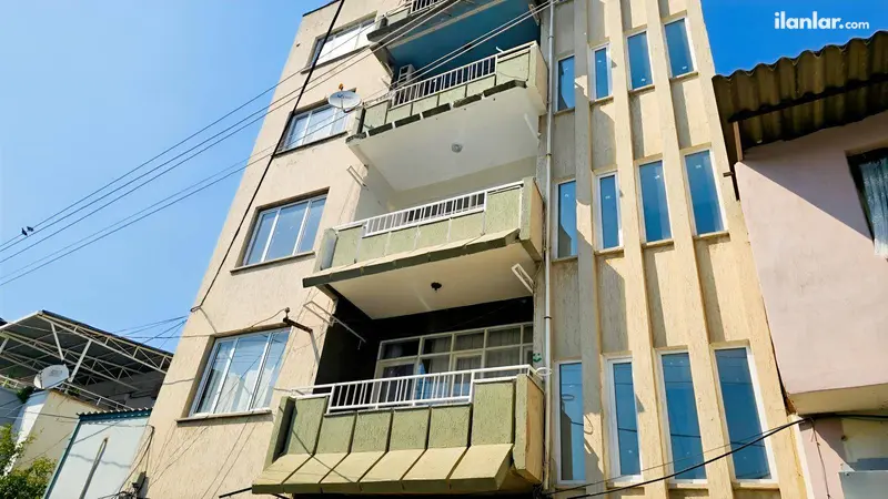 İzmir Bayraklı Çay Mahallesi 3+1 120 m² kiralık daire - Fotoğraf 1