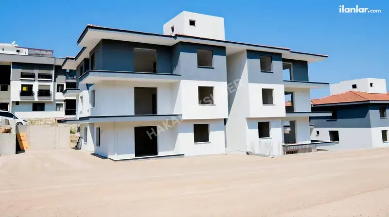 İzmir Foça Mustafa Kemal Atatürk Mahallesi 1+1 100 m² satılık daire - Fotoğraf 1