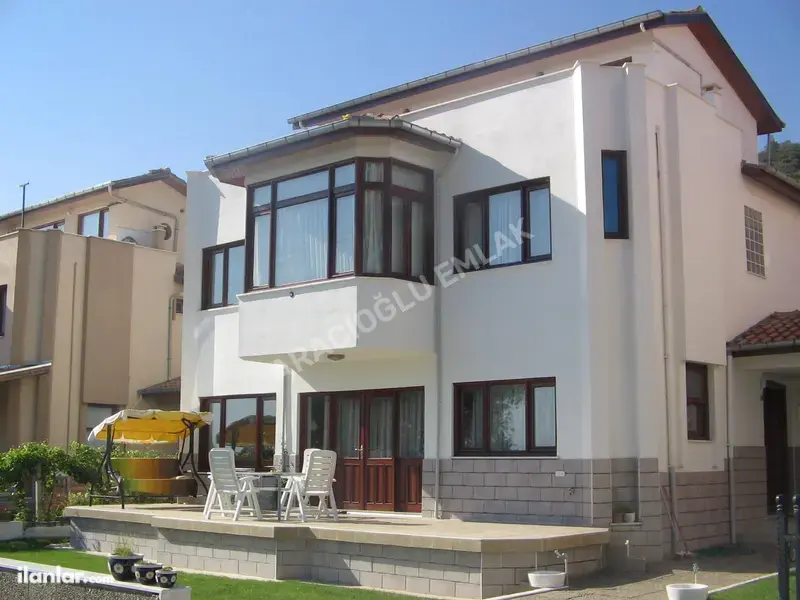 Manisa Salihli Barış Mahallesi 4.5+1 520 m² kiralık villa - Fotoğraf 1