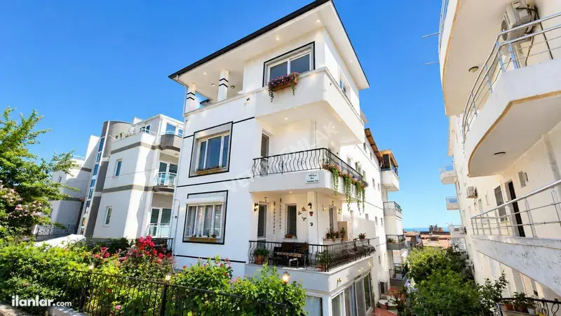 İzmir Menderes Çukuraltı Mahallesi 4+2 200 m² satılık daire - Fotoğraf 1