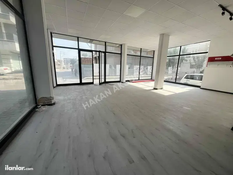 İzmir Bornova Doğanlar Mahallesi 200 m² kiralık dükkan & Mağaza - Fotoğraf 1