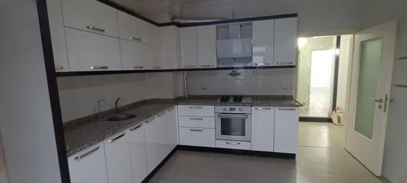 Aksaray Merkez Şifahane Mahallesi 2+1 120 m² kiralık en Üst Kat - Fotoğraf 1