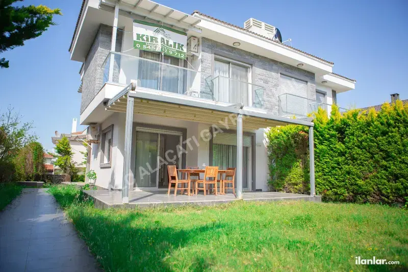 İzmir Çeşme Altınyunus Mahallesi 3+1 150 m² kiralık villa - Fotoğraf 1
