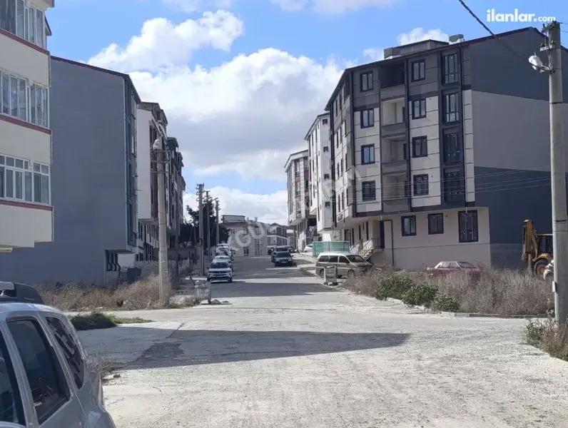 Tekirdağ Kapaklı Ömer Halisdemir Mahallesi 204 m² satılık konut arsa - Fotoğraf 1