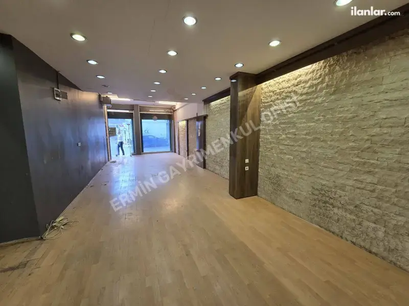 İzmir Balçova Onur Mahallesi 78 m² kiralık dükkan & Mağaza - Fotoğraf 1