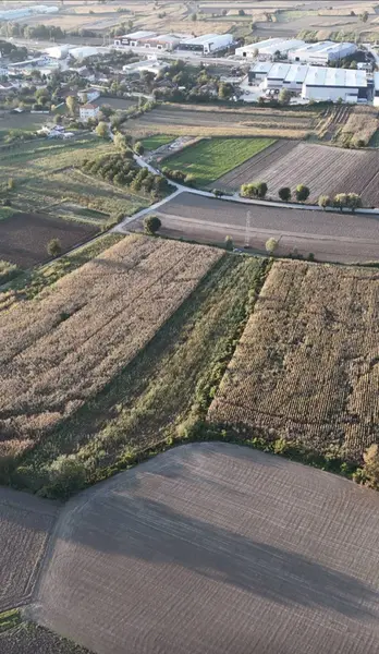 Sakarya Erenler Nakışlar Mahallesi 4.677 m² satılık tarla arsa - Fotoğraf 1