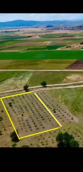 Burdur Yeşilova Alanköy, Köyiçi Mahallesi 2.600 m² satılık - Fotoğraf 1