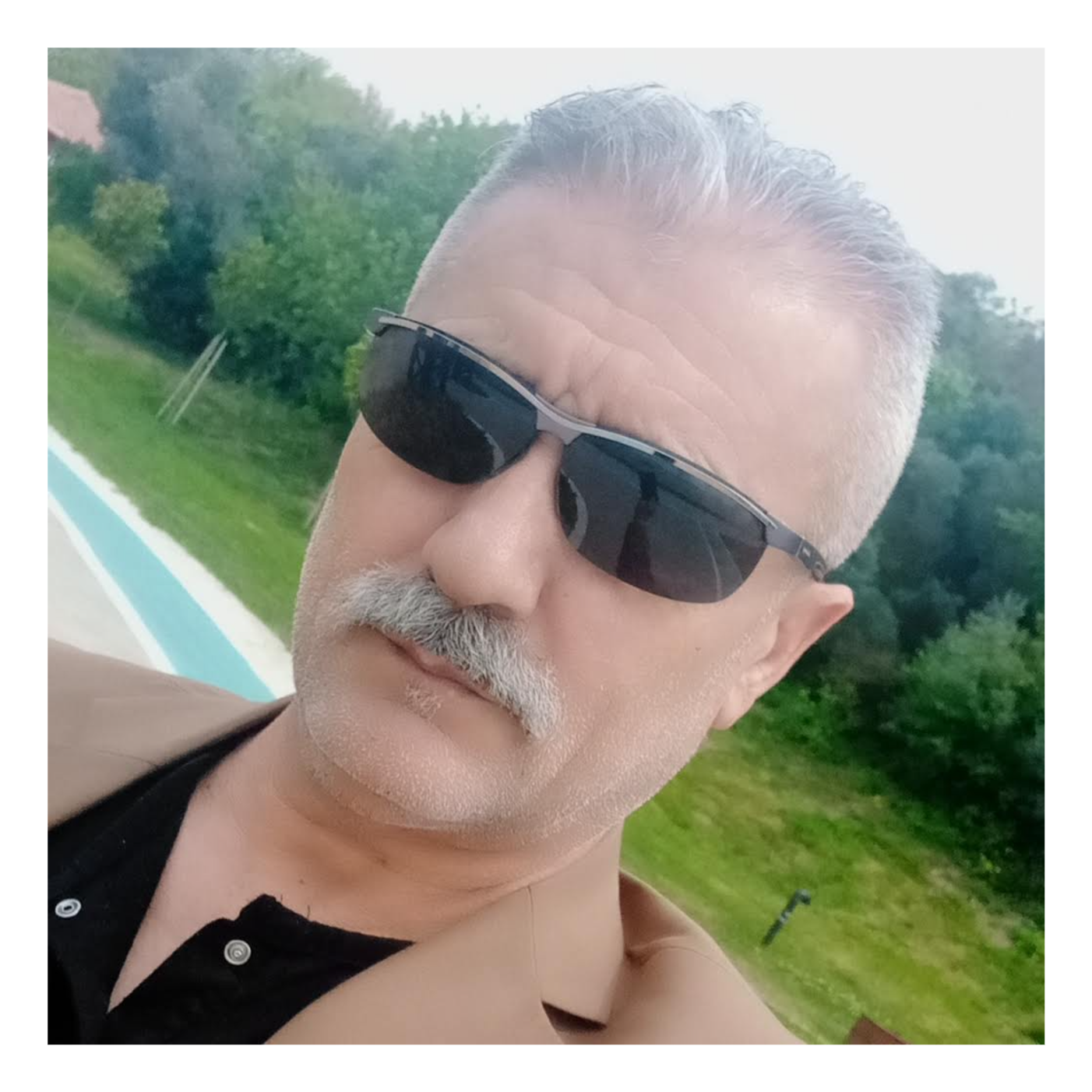 Ali D.